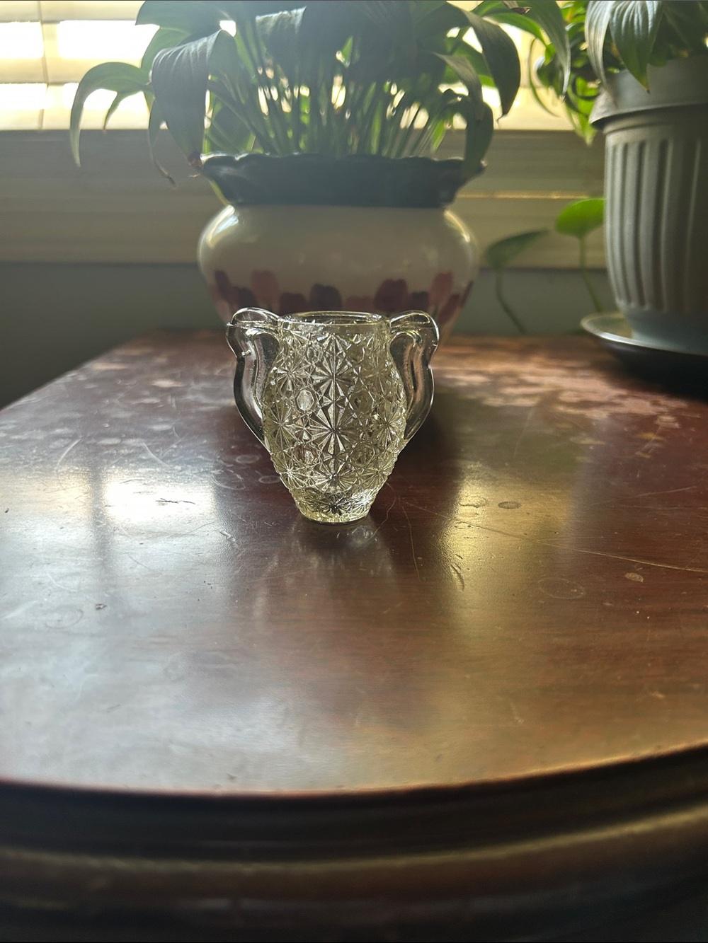 Absolutely stunning vintage Lenox glass small decorative piece.